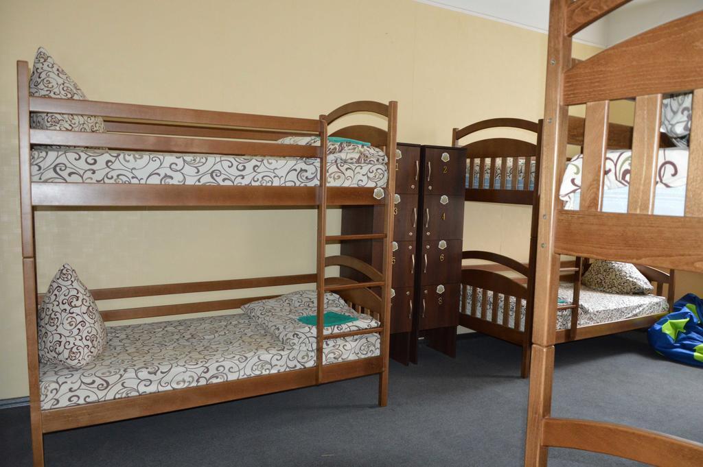 Lviv Lucky Hostel Bagian luar foto