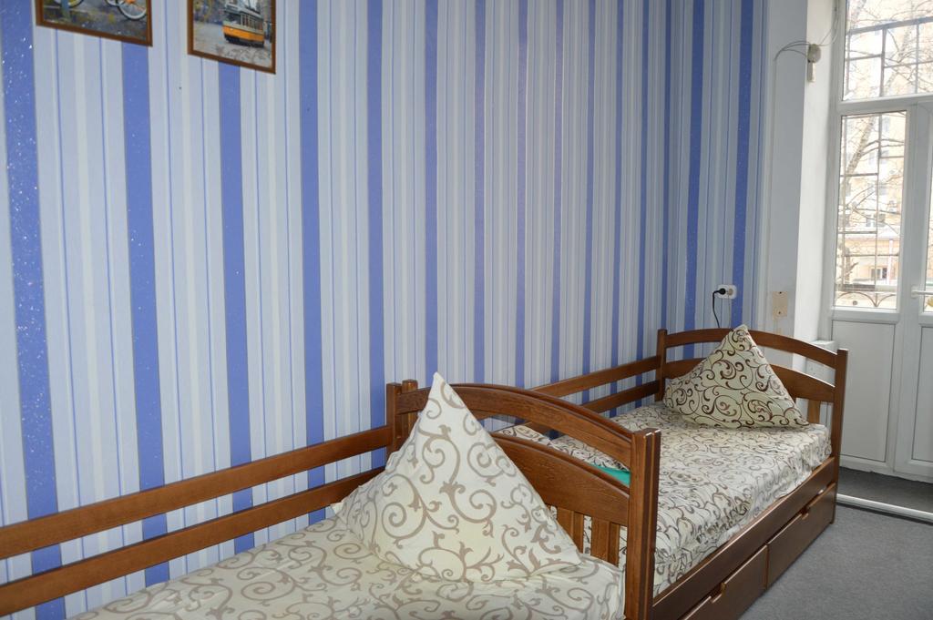 Lviv Lucky Hostel Bagian luar foto