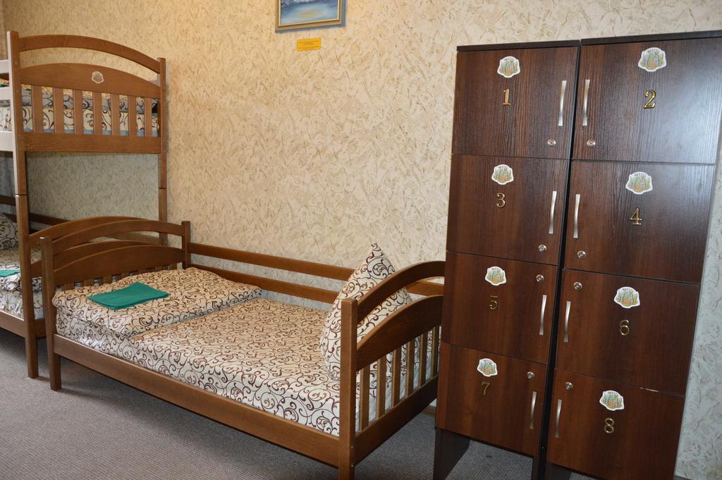 Lviv Lucky Hostel Bagian luar foto