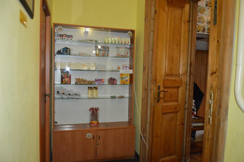 Lviv Lucky Hostel Bagian luar foto