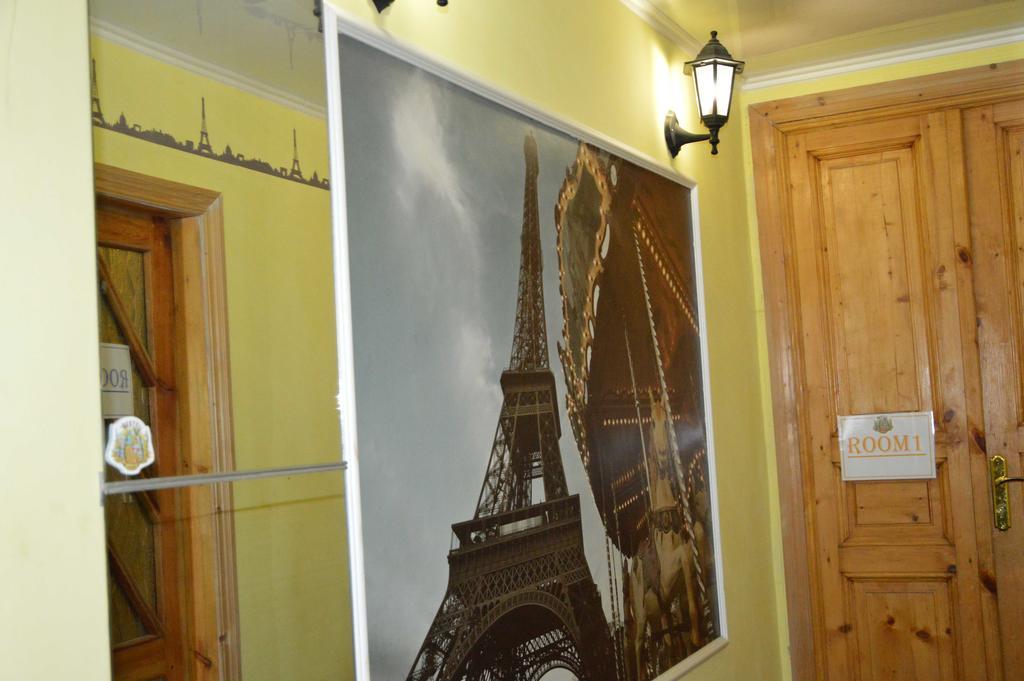 Lviv Lucky Hostel Bagian luar foto