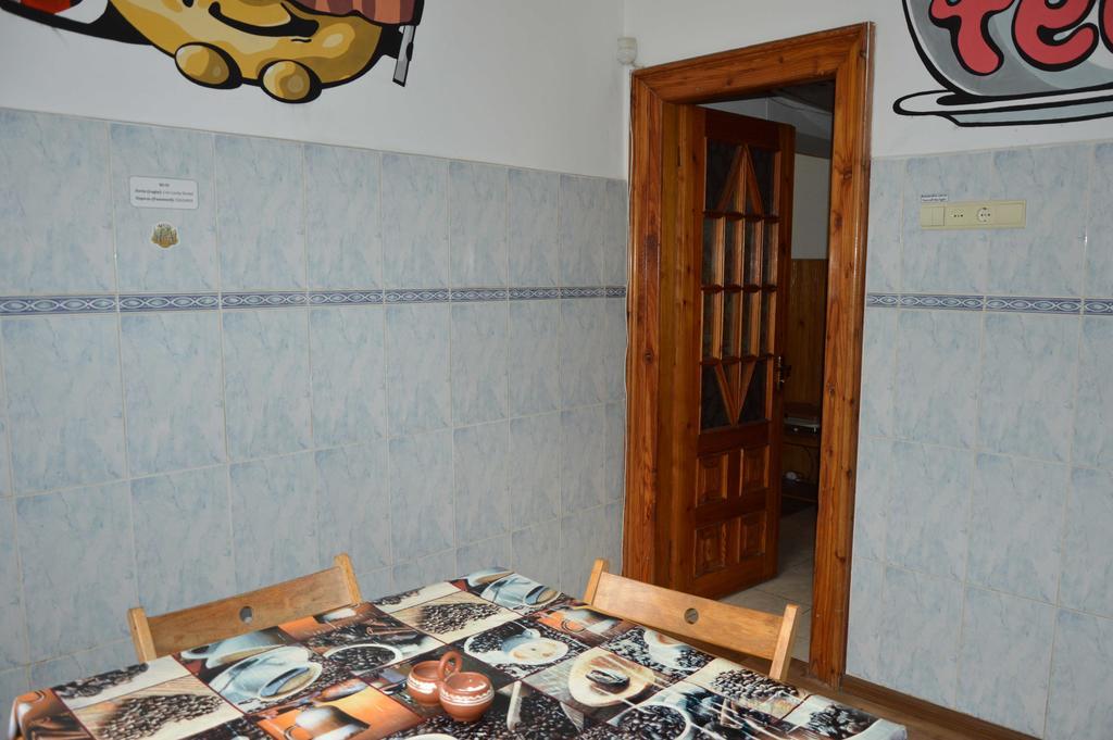 Lviv Lucky Hostel Bagian luar foto
